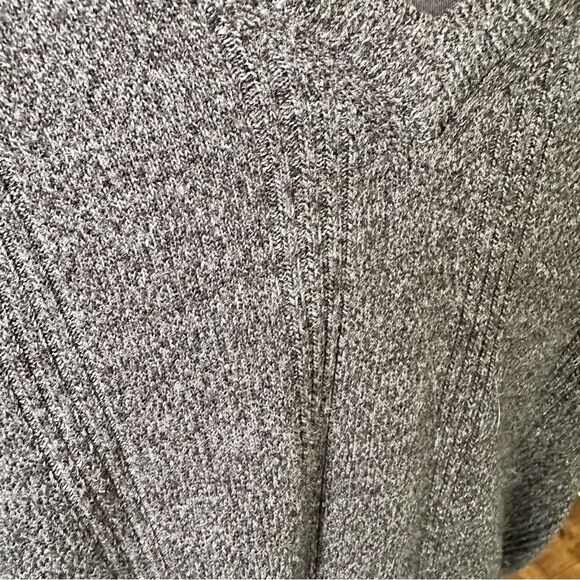 Dockers NWOT Gray Knit Sweater Vest - Picture 3 of 6